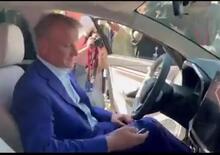 Lada Aura, che figuraccia, al debutto l'auto non si accende, il Presidente rinuncia [VIDEO]