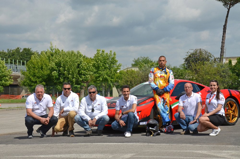 Il team che supporta Fabio Barone nelle sue imprese, sempre al volante di una Ferrari 458 Itaia