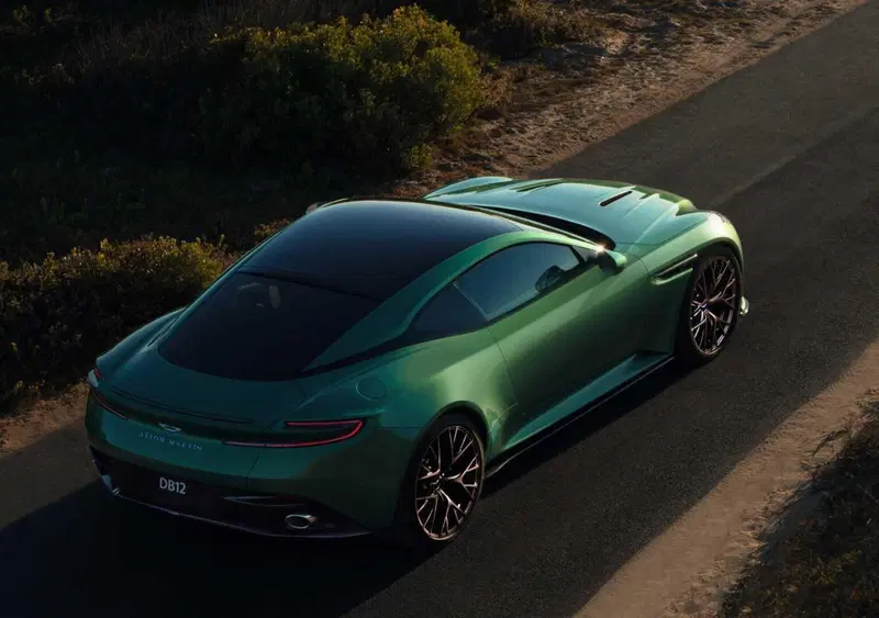 Aston Martin DB12 (2023-->>) (9)