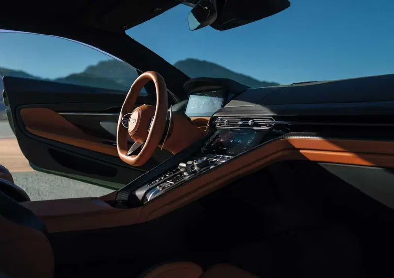 Aston Martin DB12 (2023-->>) (18)