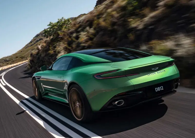 Aston Martin DB12 (2023-->>) (10)