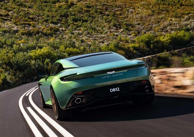 Aston Martin DB12 (2023->>) (11)