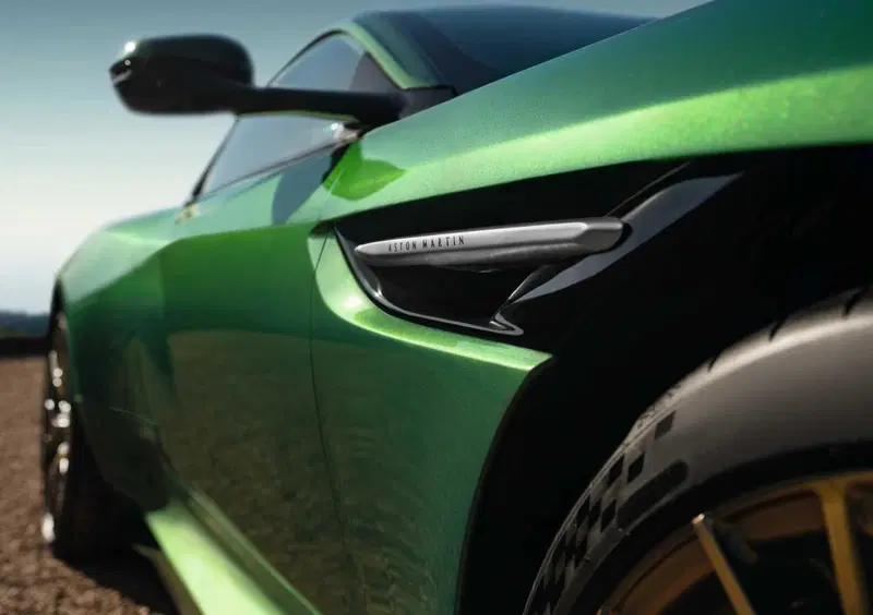 Aston Martin DB12 (2023-->>) (20)
