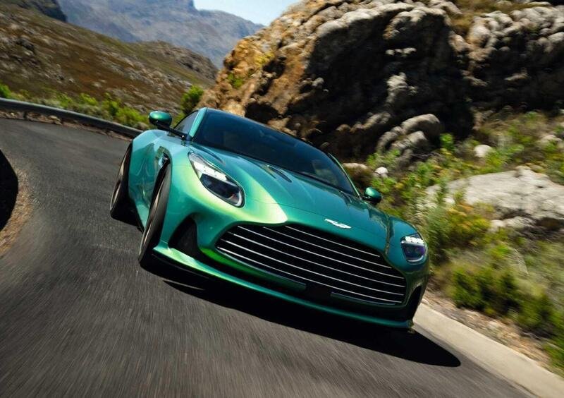 Aston Martin DB12 (2023-->>) (7)