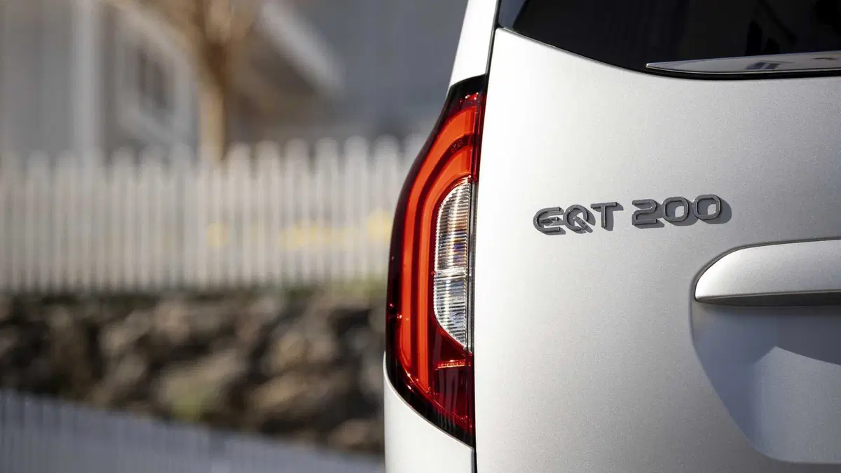 Mercedes-Benz EQT (15)