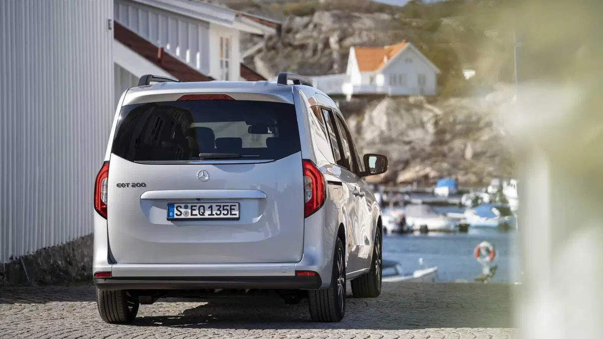 Mercedes-Benz EQT (8)