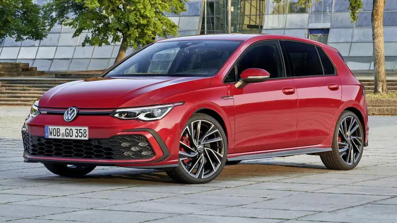Volkswagen Golf, addio al cambio manuale, arriva l'Euro 7