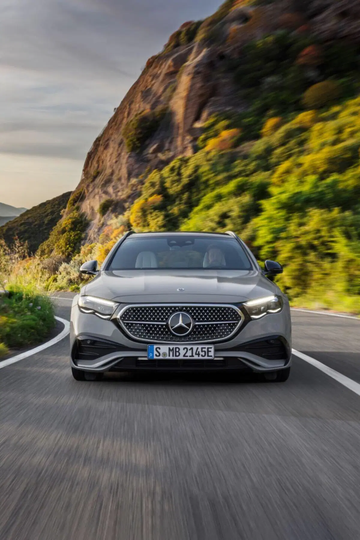 Mercedes Classe E Station Wagon 2023: il lusso familiare  (7)