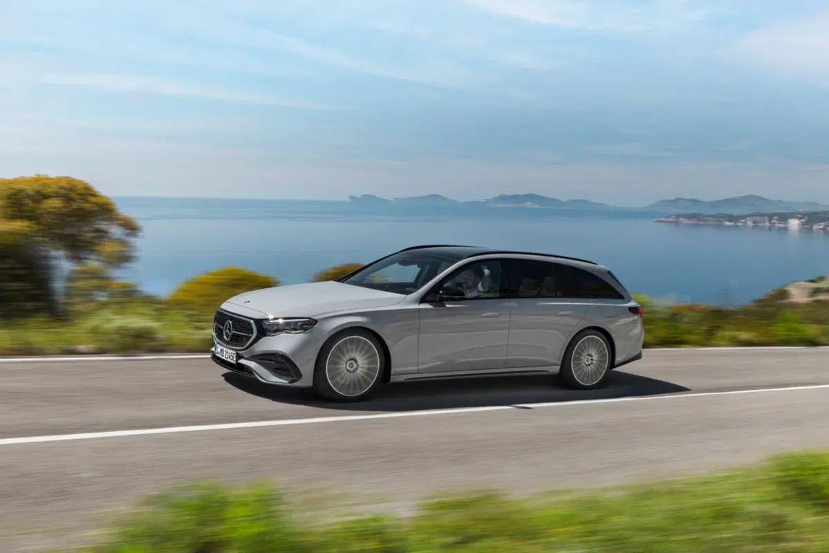 Mercedes Classe E Station Wagon 2023: il lusso familiare  (9)