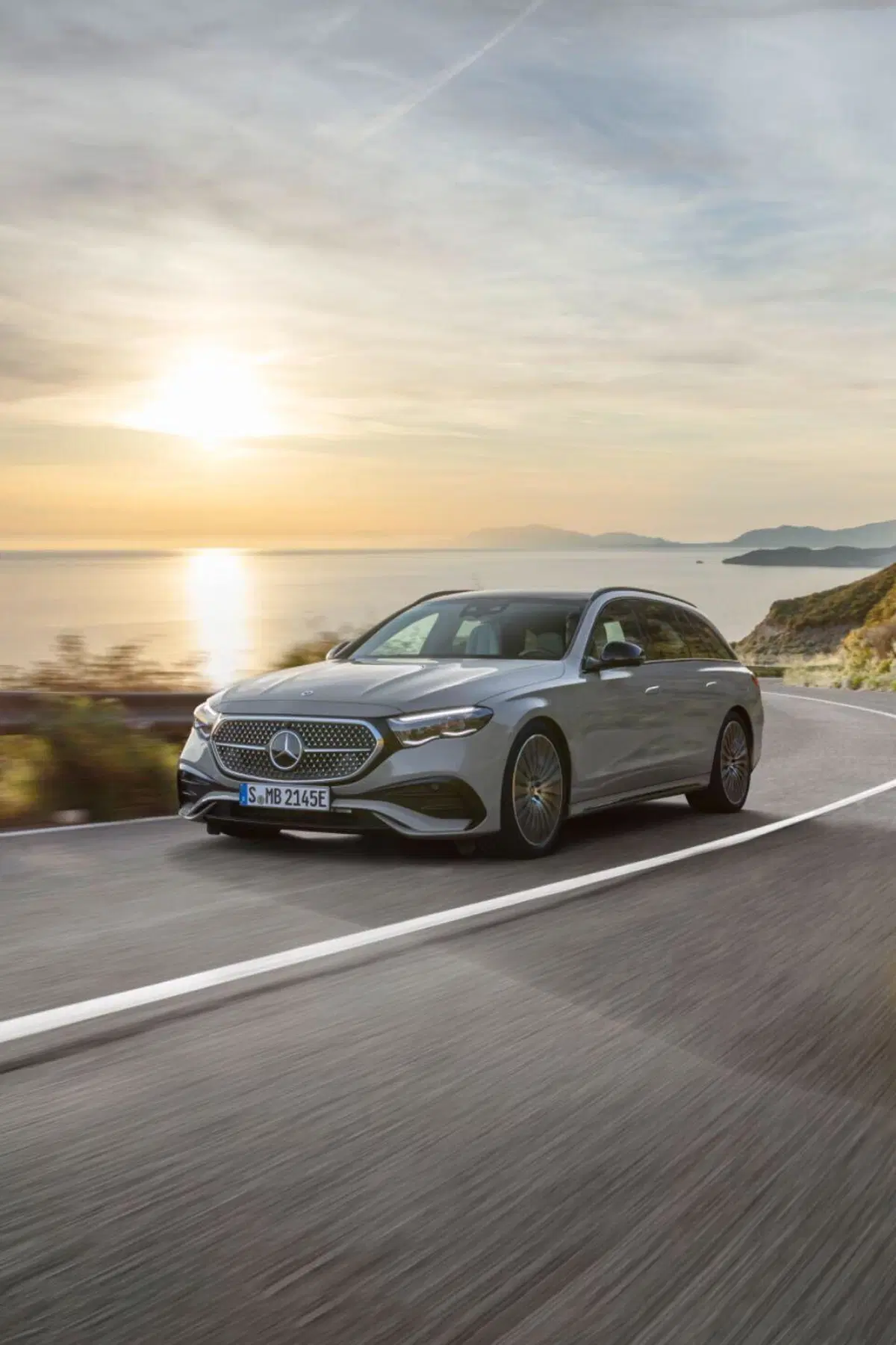 Mercedes Classe E Station Wagon 2023: il lusso familiare  (13)