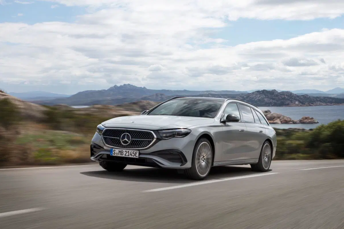 Mercedes Classe E Station Wagon 2023: il lusso familiare  (16)