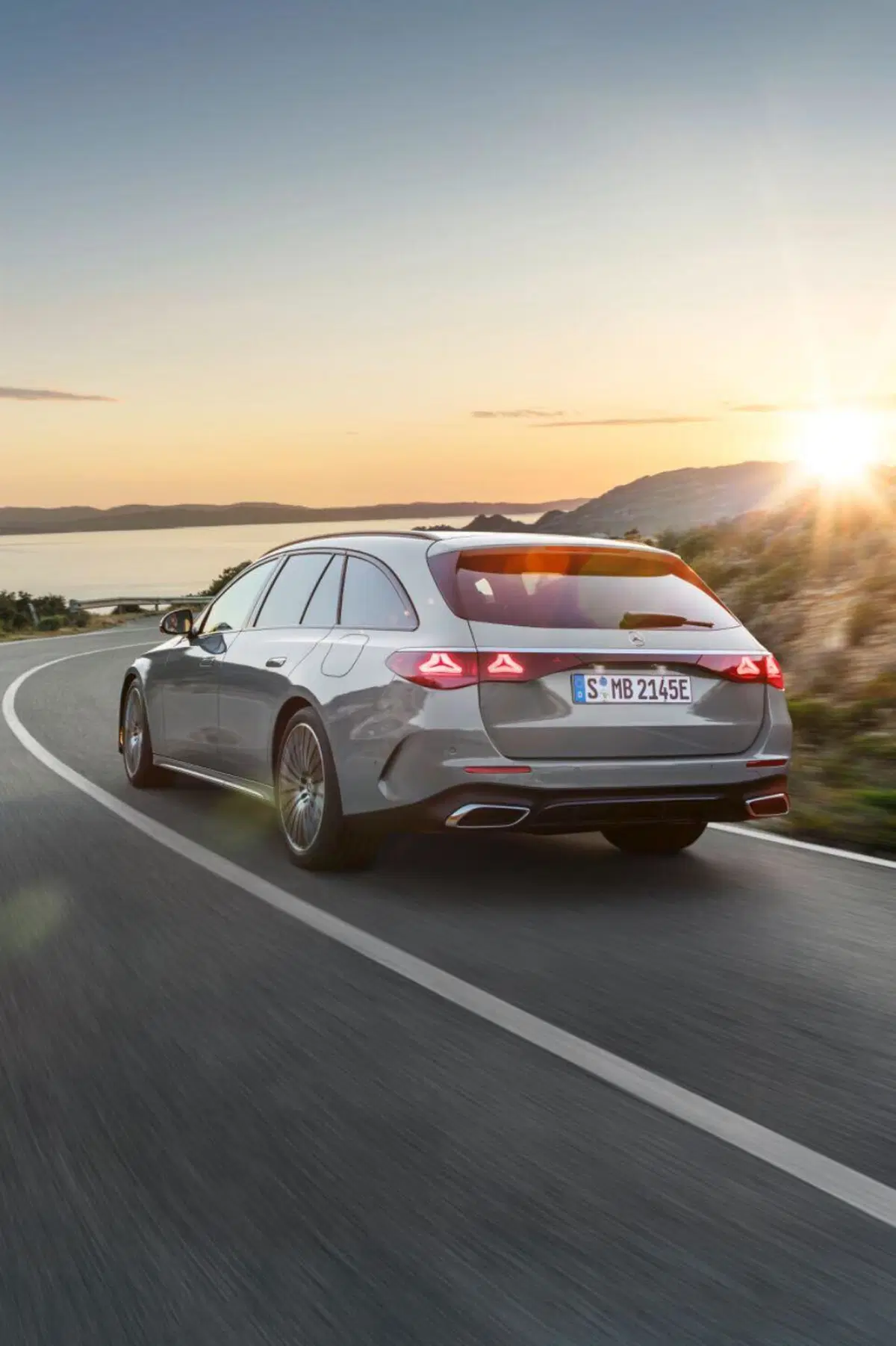Mercedes Classe E Station Wagon 2023: il lusso familiare  (20)