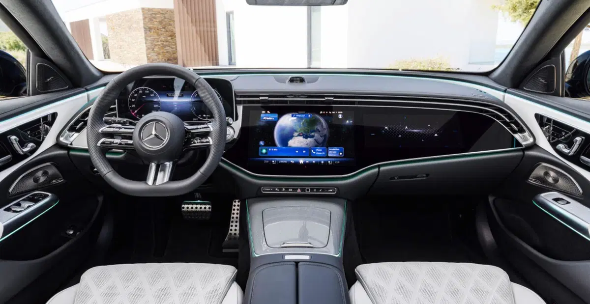 Mercedes Classe E Station Wagon 2023: il lusso familiare  (26)