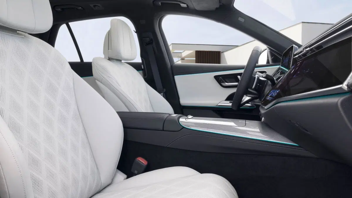 Mercedes Classe E Station Wagon 2023: il lusso familiare  (29)