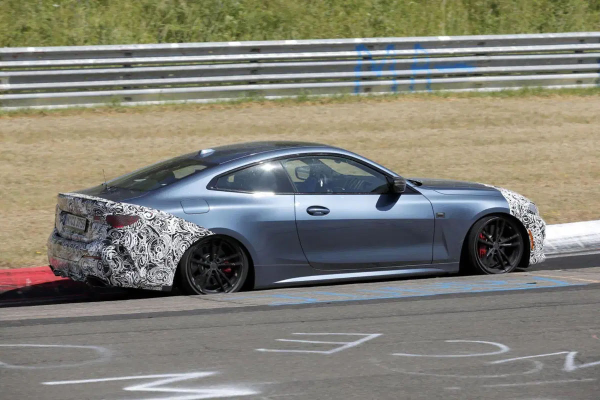 BMW Serie 4 e M4 2023, in arrivo il nuovo facelift [Foto Spia] (4)