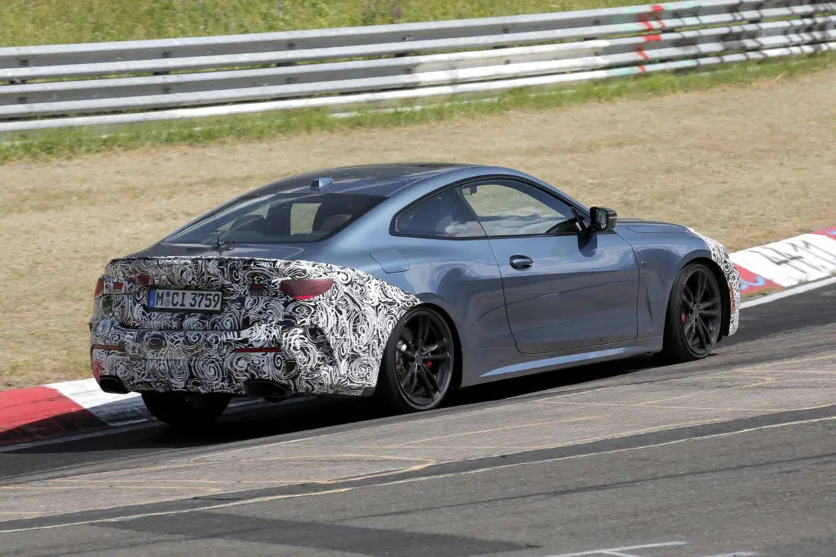 BMW Serie 4 e M4 2023, in arrivo il nuovo facelift [Foto Spia] (8)
