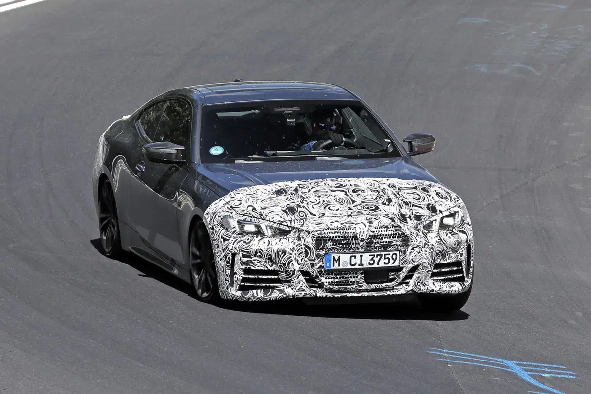 BMW Serie 4 e M4 2023, in arrivo il nuovo facelift [Foto Spia] (25)