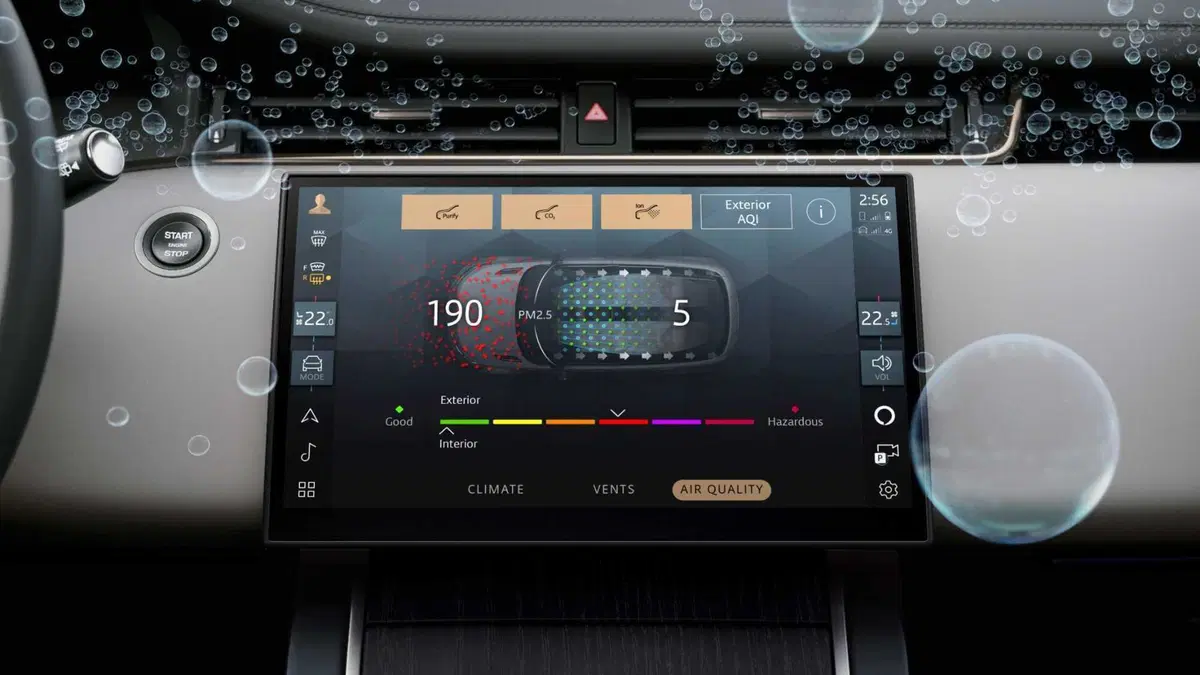 Range Rover Evoque 2023, arriva il restyling e molta tecnologia nell'abitacolo (20)