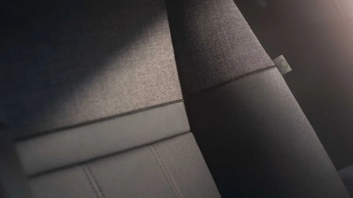 Range Rover Evoque 2023, arriva il restyling e molta tecnologia nell'abitacolo (25)