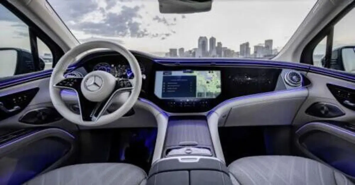 Mercedes inserisce ChatGPT nei comandi vocali dell'MBUX