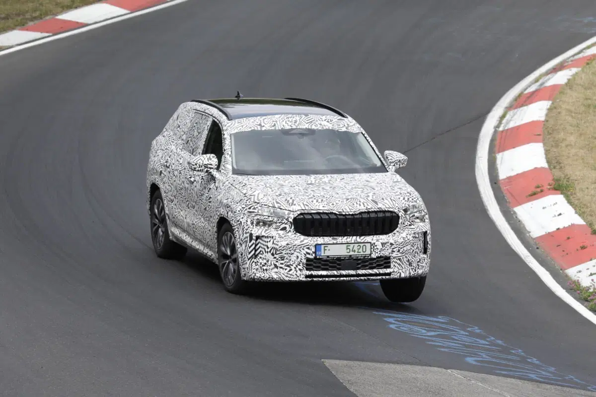 Skoda Kodiaq: arriva nel 2024, ecco la nuova generazione [Foto Spia] (2)