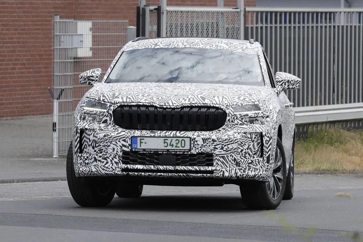 Skoda Kodiaq: arriva nel 2024, ecco la nuova generazione [Foto Spia] (7)