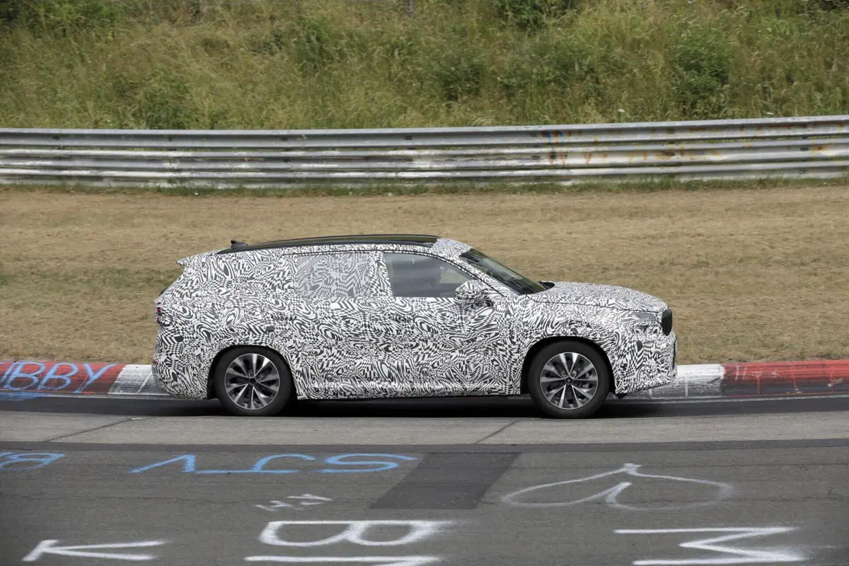 Skoda Kodiaq: arriva nel 2024, ecco la nuova generazione [Foto Spia] (11)