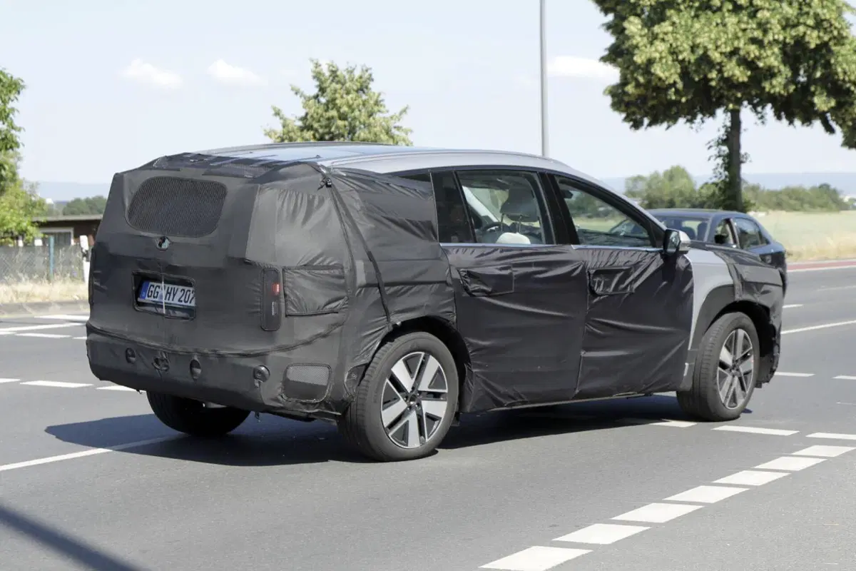 Hyundai Ioniq 7, ecco il nuovo Suv elettrico [Foto Spia] (5)