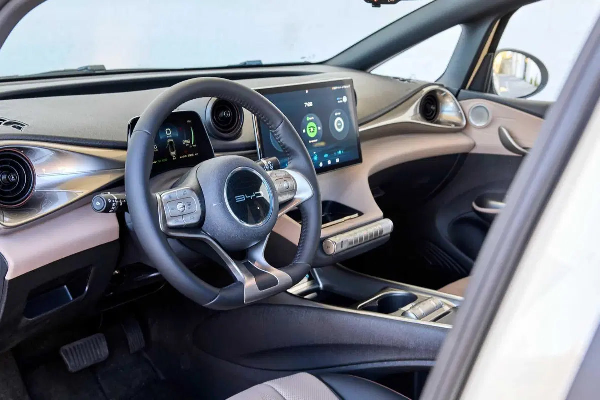 BYD Dolphin: il crossover cinese si presenta sul mercato europeo (10)