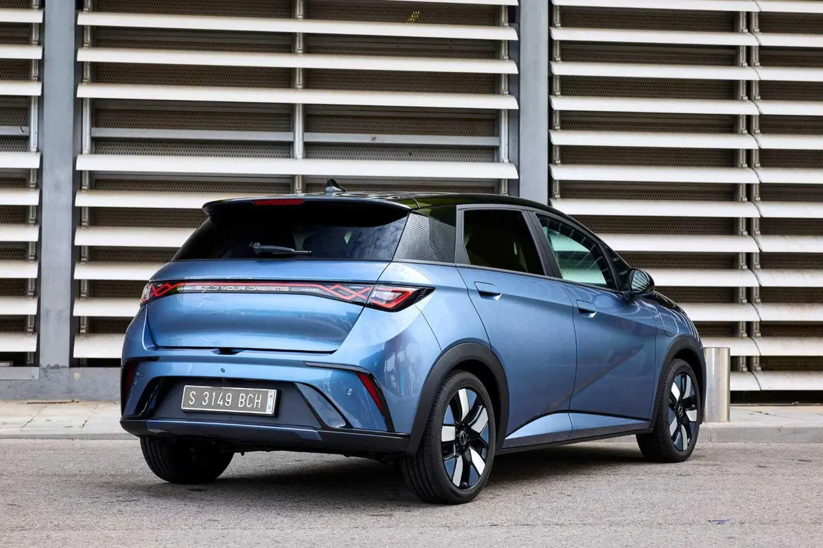 BYD Dolphin: il crossover cinese si presenta sul mercato europeo (26)