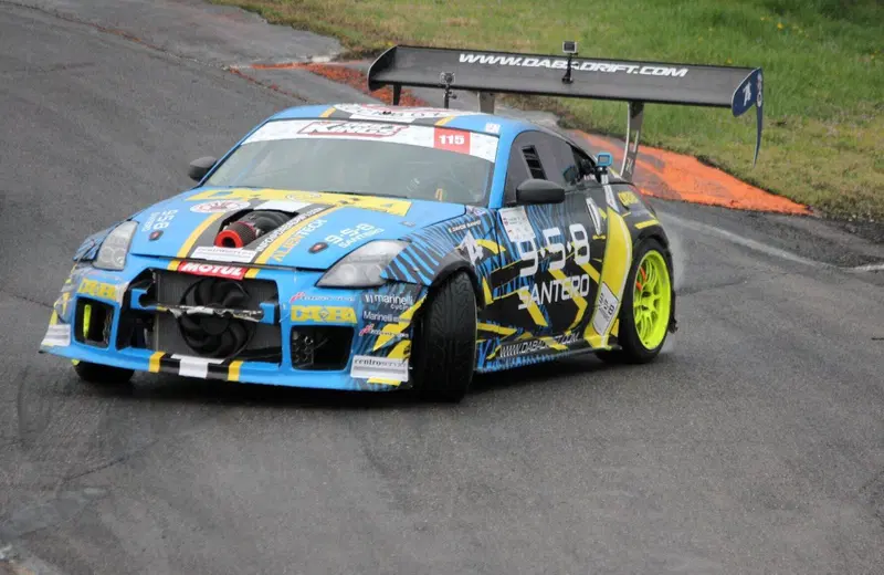 Davide Banno in gara a Castelletto di Branduzzo con la sua Nissan - Maserati V8