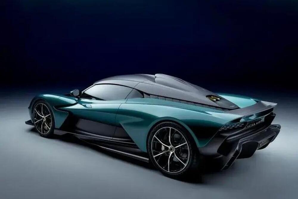 Posteriore Aston Martin Valhalla