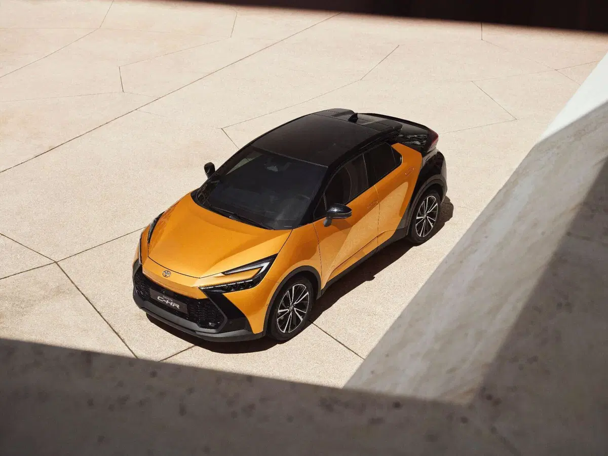 Toyota C-HR 2024 | Ibrida full e plug-in. E design tutto nuovo... [Video]