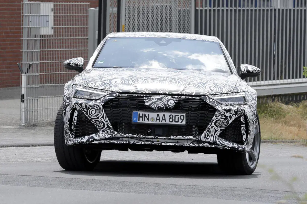 Audi RS7, la nuova generazione è in arrivo [Foto Spia] (2)