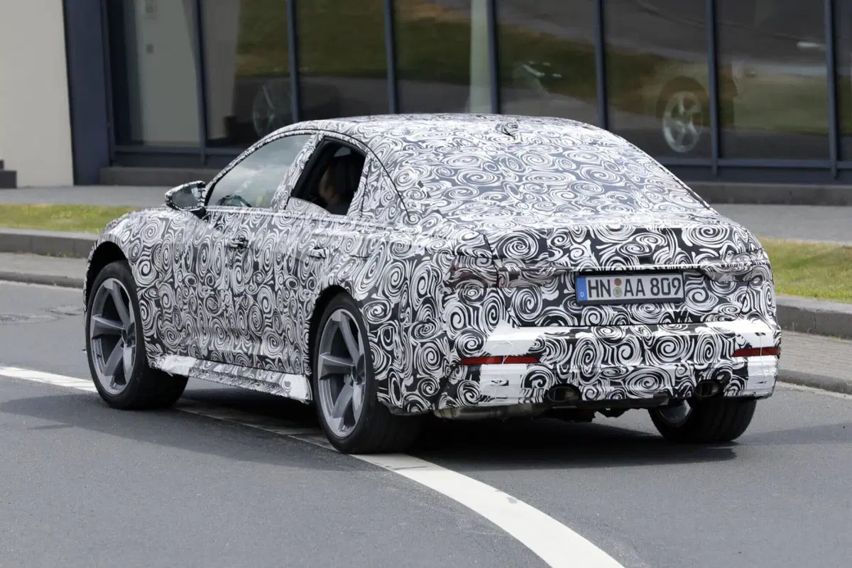 Audi RS7, la nuova generazione è in arrivo [Foto Spia] (12)