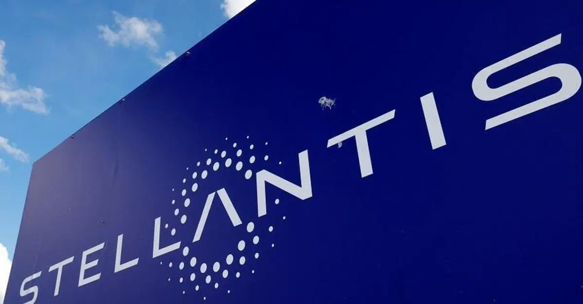 Stellantis: i concessionari in aiuto per trasportare le auto, mancano i camion