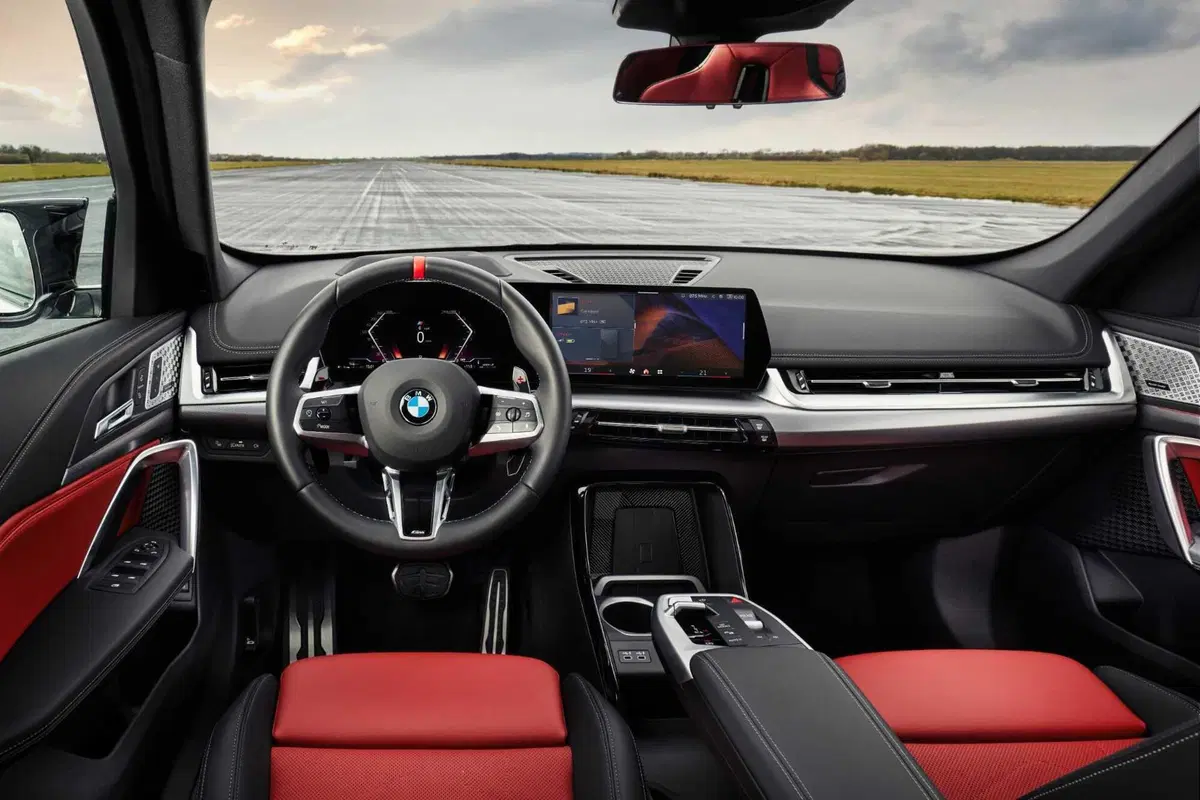 BMW X1 M35i xDrive, 300CV di prestazioni (4)