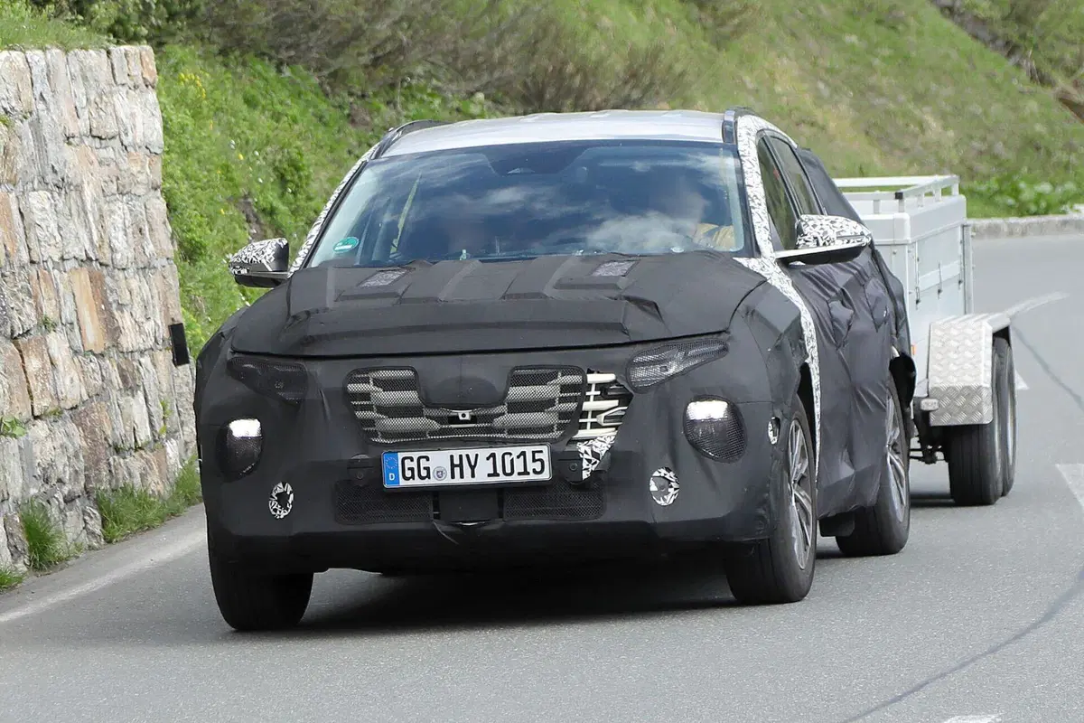 Hyundai Tucson, il nuovo facelift è in arrivo nel 2024 [Foto Spia] (2)