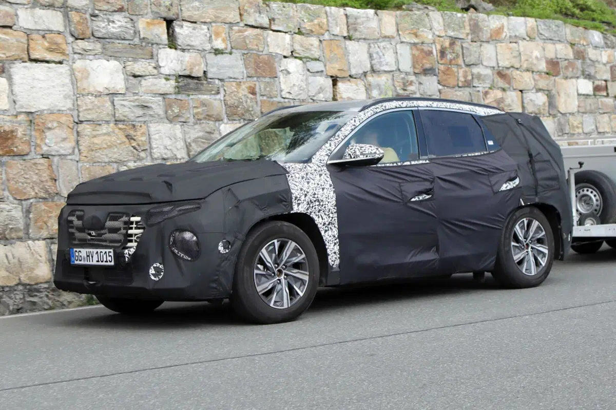 Hyundai Tucson, il nuovo facelift è in arrivo nel 2024 [Foto Spia] (5)