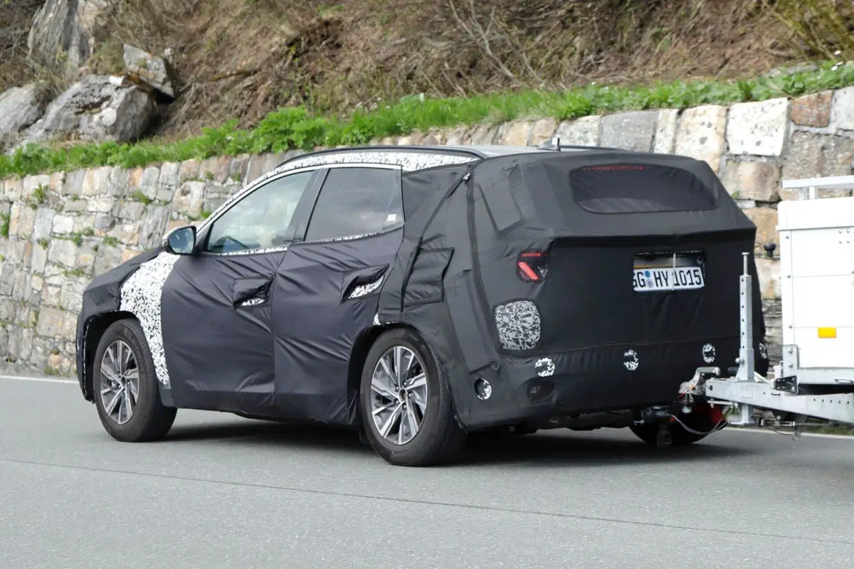 Hyundai Tucson, il nuovo facelift è in arrivo nel 2024 [Foto Spia] (9)