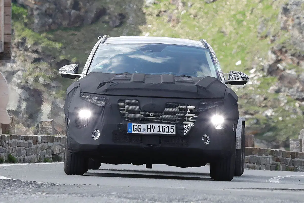 Hyundai Tucson, il nuovo facelift è in arrivo nel 2024 [Foto Spia] (12)