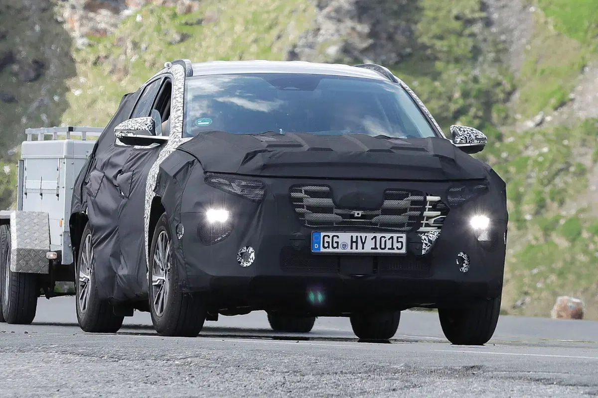 Hyundai Tucson, il nuovo facelift è in arrivo nel 2024 [Foto Spia] (16)
