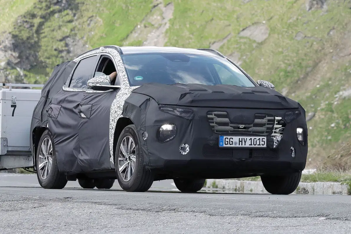 Hyundai Tucson, il nuovo facelift è in arrivo nel 2024 [Foto Spia] (17)