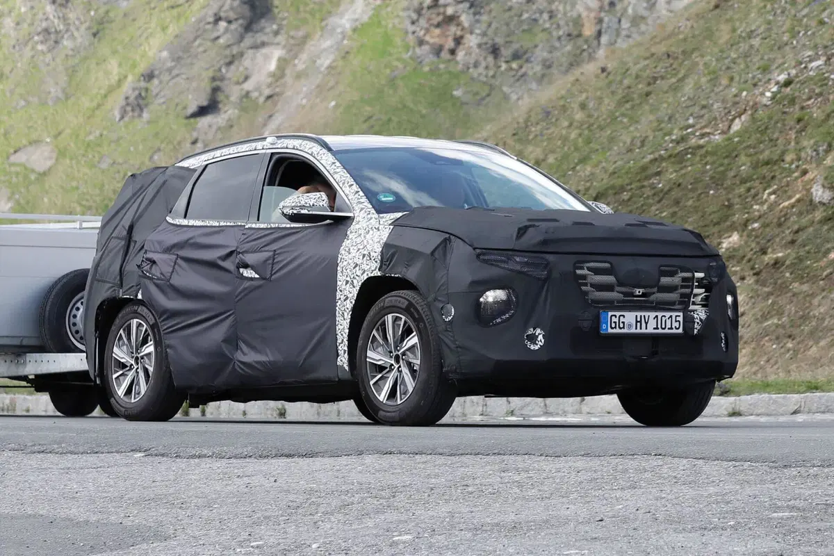 Hyundai Tucson, il nuovo facelift è in arrivo nel 2024 [Foto Spia] (18)