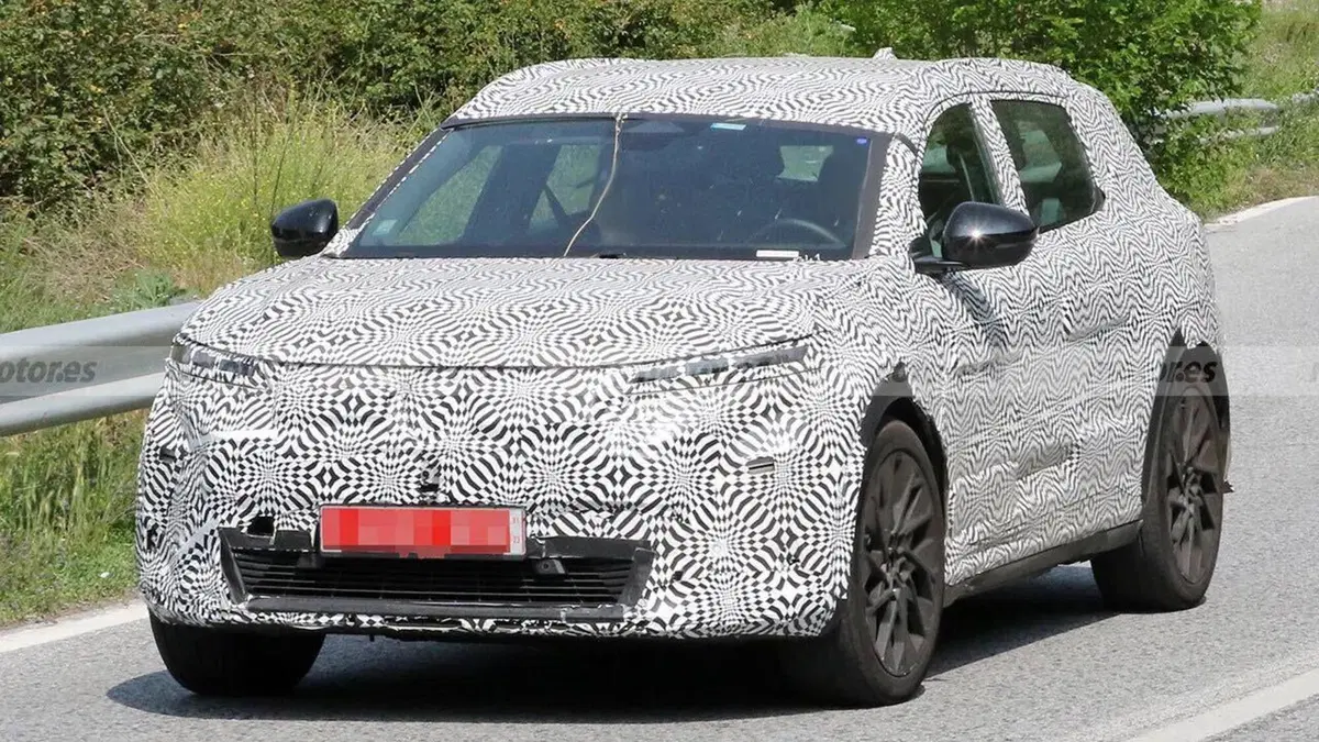 Renault Scenic, avvistata la versione 100% elettrica [Foto Spia] (8)