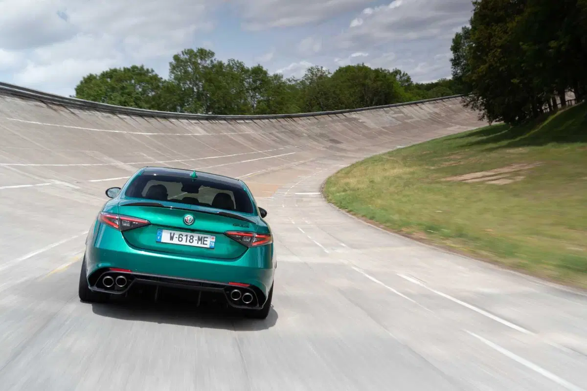 Alfa Romeo Giulia Quadrifoglio: si poteva migliorare? L'hanno fatto davvero!  (6)
