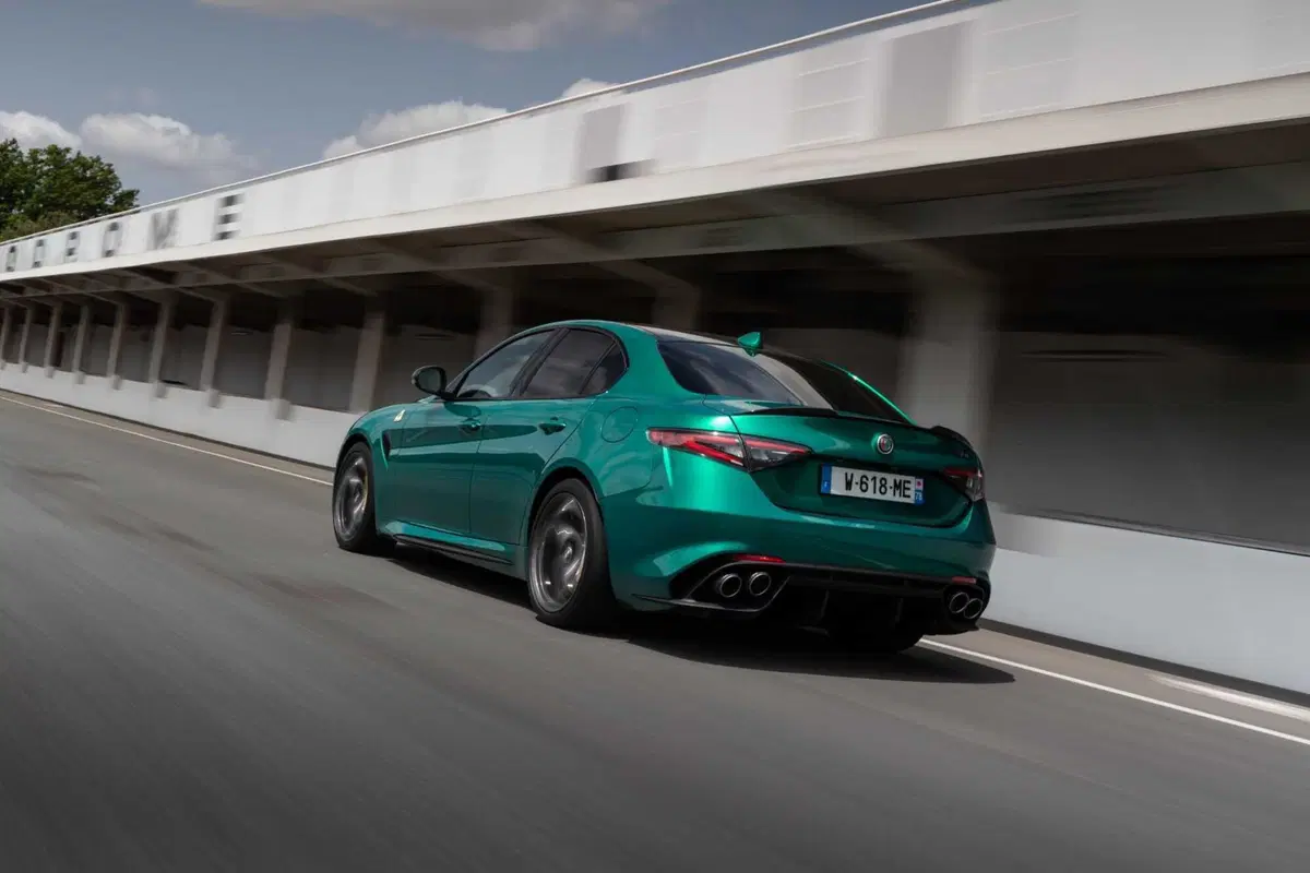 Alfa Romeo Giulia Quadrifoglio: si poteva migliorare? L'hanno fatto davvero!  (10)