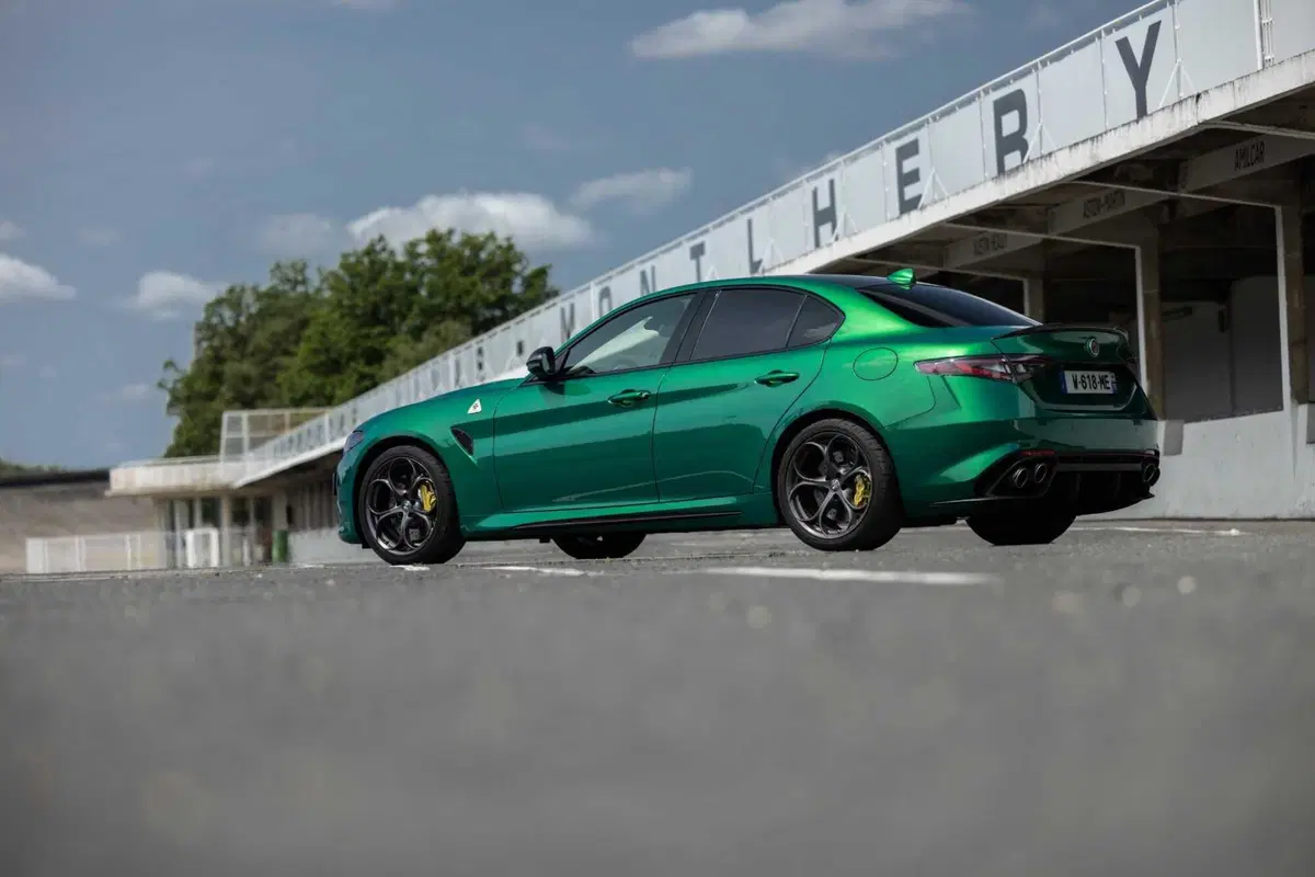 Alfa Romeo Giulia Quadrifoglio: si poteva migliorare? L'hanno fatto davvero!  (13)
