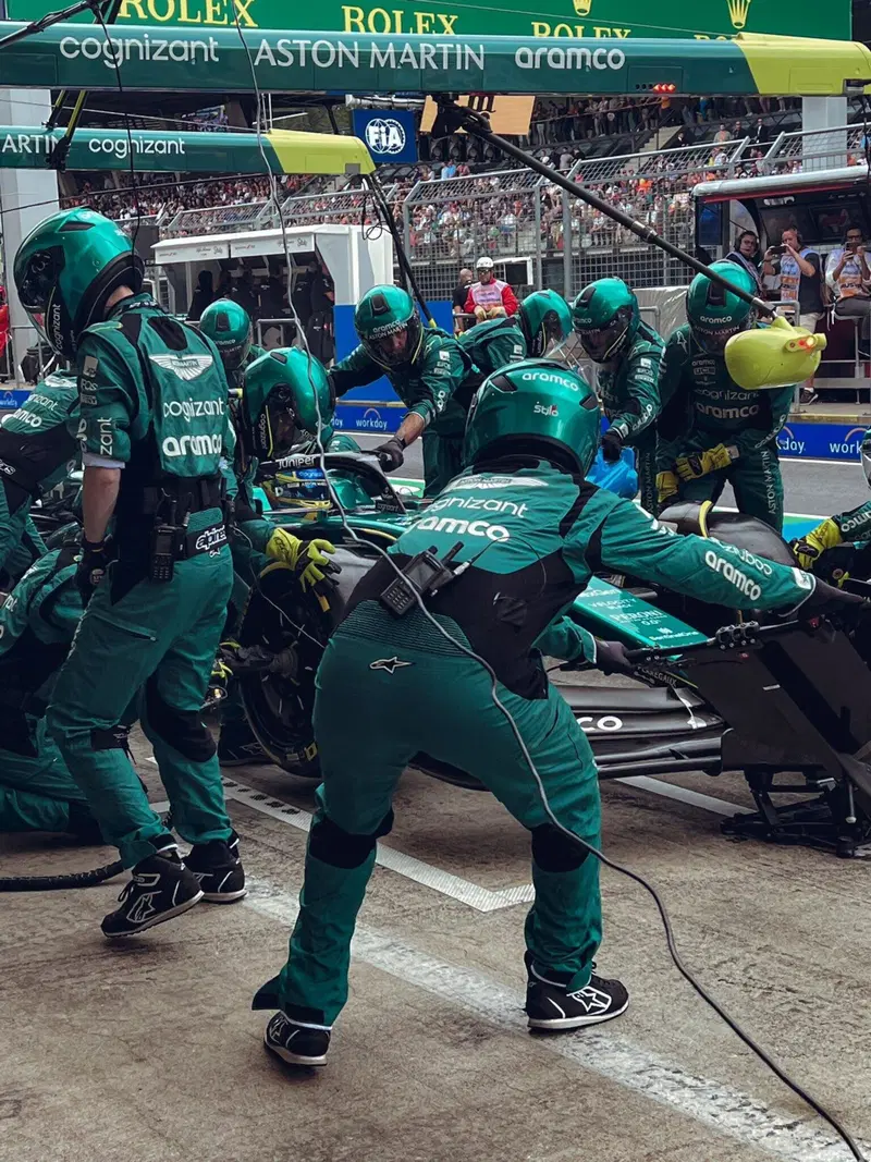 Lance Stroll porta l'Aston Martin al nono posto
