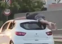Spiderman nella vita reale: festeggia la maturità sul tettuccio dell’auto [VIDEO]